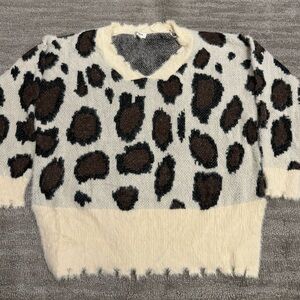 Leopard print Umgee sweater Size M